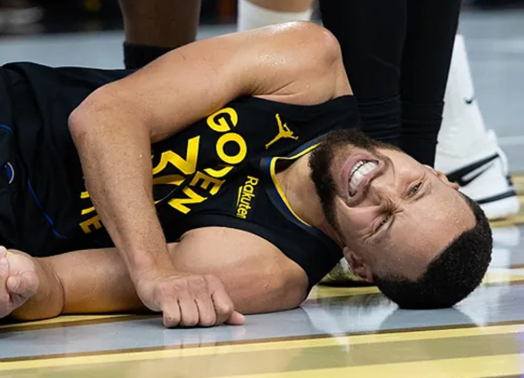 cedera-quadriceps-memaksa-curry-harus-tinggalkan-laga