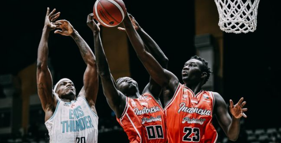 perbedaan-posisi-guard-forward-dan-center-basket