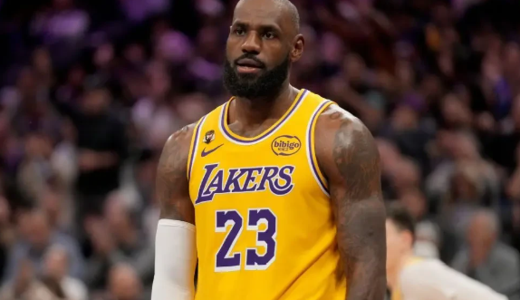 tidak-masuk-starter-nba-all-star-berikut-karir-lebron-james