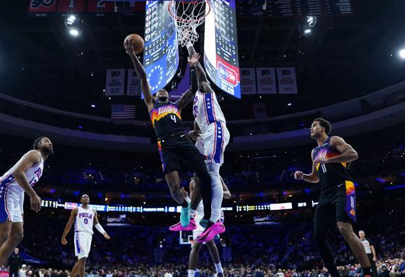 suns-berhasil-menang-meskipun-tampil-buruk